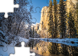 Zima, Drzewa, Rzeka, Merced, Park Narodowy Yosemite, Kalifornia, Stany Zjednoczone
