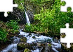 Wodospad, Upper Horsetail Falls, Rzeka, Skały, Kamienie, Zielone, Krzewy, Rośliny, Oregon, Stany Zjednoczone